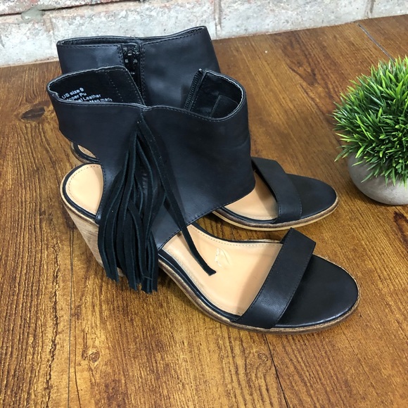 Very Volatile Shoes - Very Volatile black Vermont fringe open toe sandal
